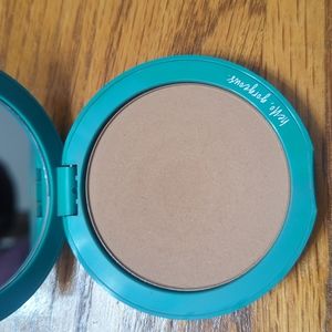 Blue + Sculpt Bronzing powder